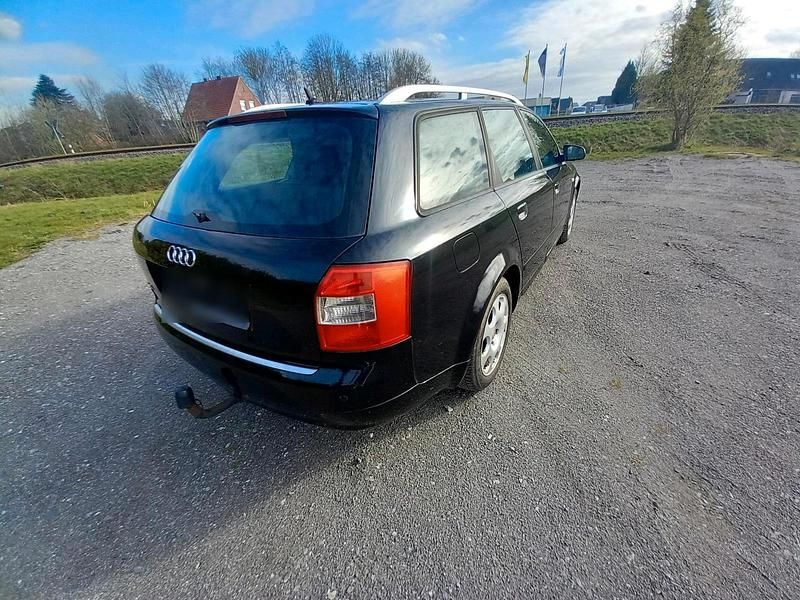 Second-hand Audi A4 131 CP (96 kW) 2004 Negru Break