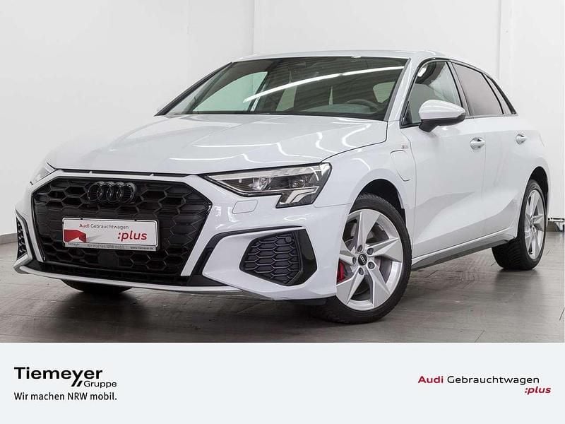 Gletscherweiß metallic Gebraucht 2022 Audi A3 e-tron S-Line Kleinwagen | 26.240 € (Fairer Preis) - Bild 1/4