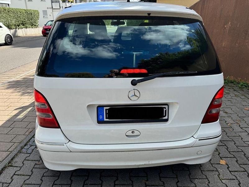 Weiß Gebraucht 2002 Mercedes A190 Elegance Van / Kleinbus | 650 € (Fairer Preis) - Bild 1/4