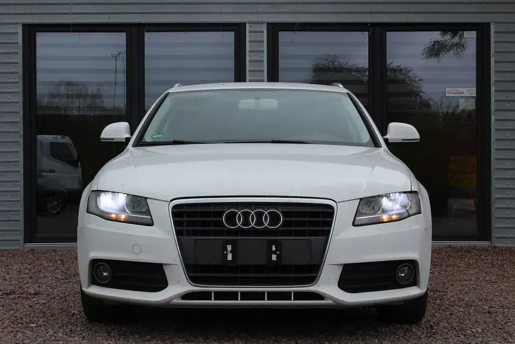 Gebraucht Audi A4 Ambition 160 PS (117 kW) 2008 Weiß Kombi