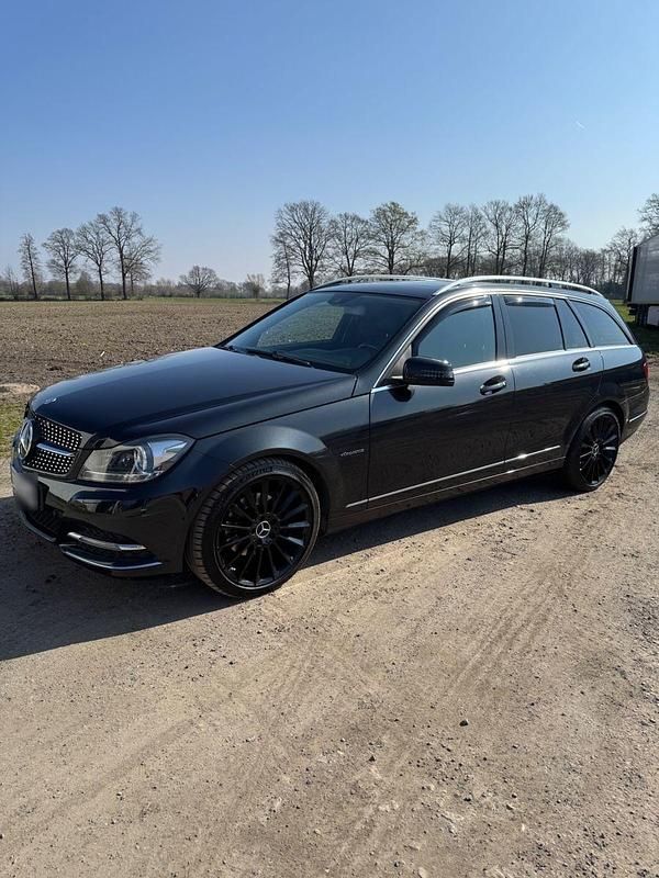 Gebraucht Mercedes C250 204 PS (150 kW) 2012 Schwarz Kombi
