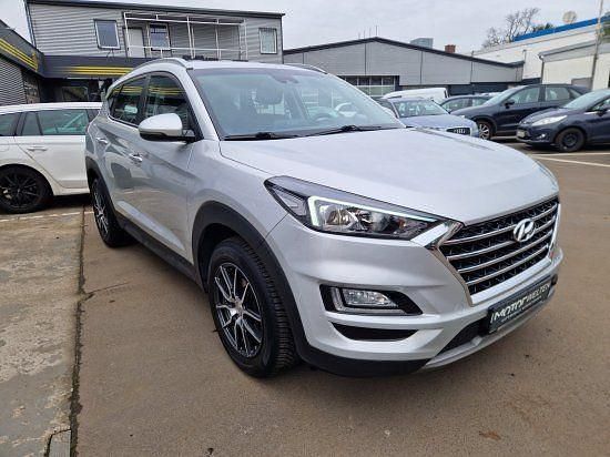 Gebraucht Hyundai Tucson Trend 177 PS (130 kW) 2019 Platinum silver / mic SUV