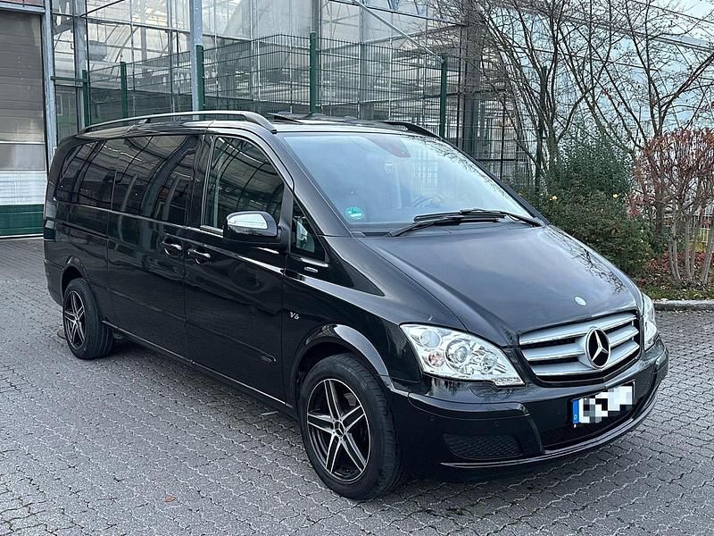 Schwarz Gebraucht 2014 Mercedes Viano Van / Kleinbus | 17.900 € (Fairer Preis) - Bild 1/4