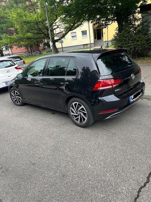 Gebraucht VW Golf VII Join 131 PS (96 kW) 2018 Limousine