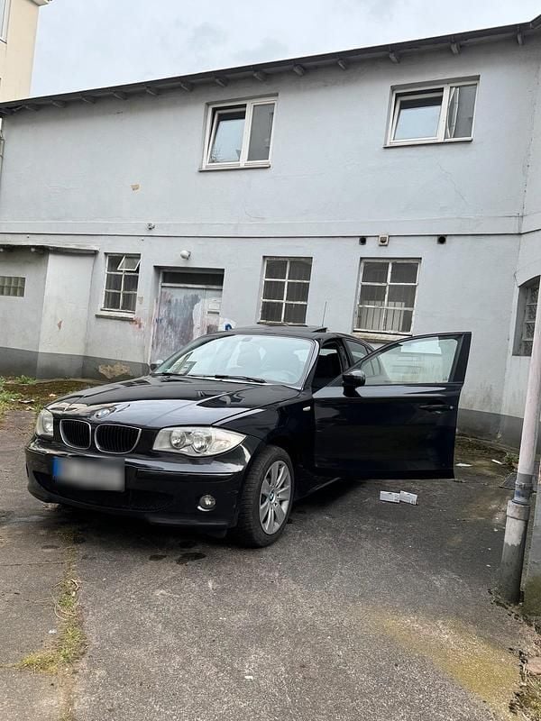 Gebraucht BMW 118 120 PS (88 kW) 2007 Schwarz Kleinwagen