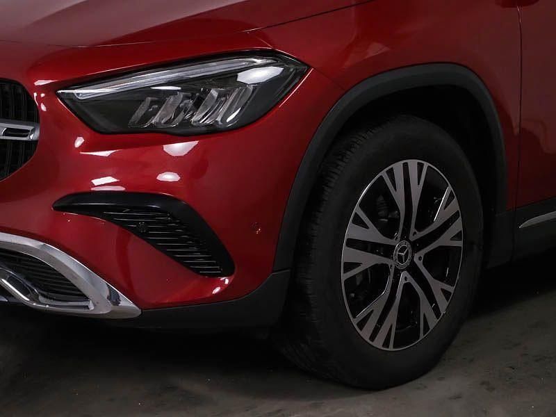 Gebraucht Mercedes GLA200 Progressive 163 PS (119 kW) 2023 Rot SUV