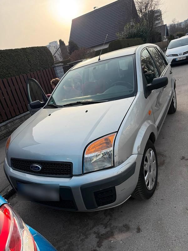 Gebraucht Ford Fusion 94 PS (69 kW) 2007 Silber Kleinwagen