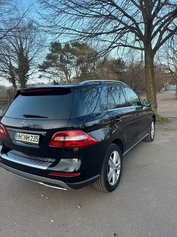 Gebraucht Mercedes ML250 204 PS (150 kW) 2012 Schwarz SUV