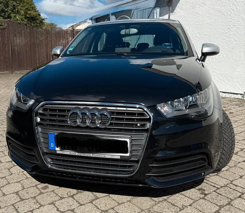 Schwarz Gebraucht 2012 Audi A1 Sportback Kleinwagen | 10.500 € (Fairer Preis) - Bild 1/4