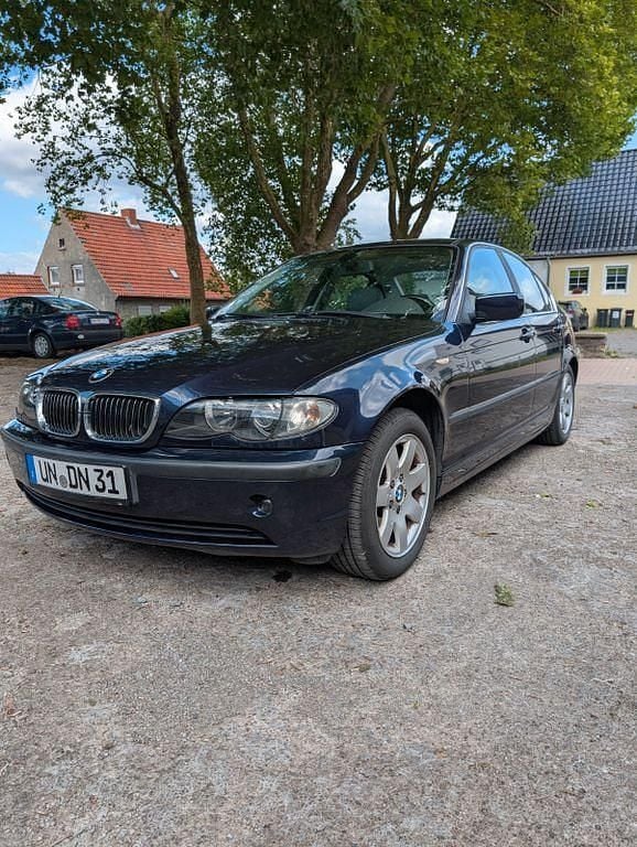 Blau Gebraucht 2002 BMW 320 Limousine | 3.999 € (Superpreis) - Bild 1/4