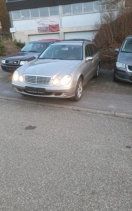 Gebraucht Mercedes E220 150 PS (110 kW) 2004 Grau Kombi