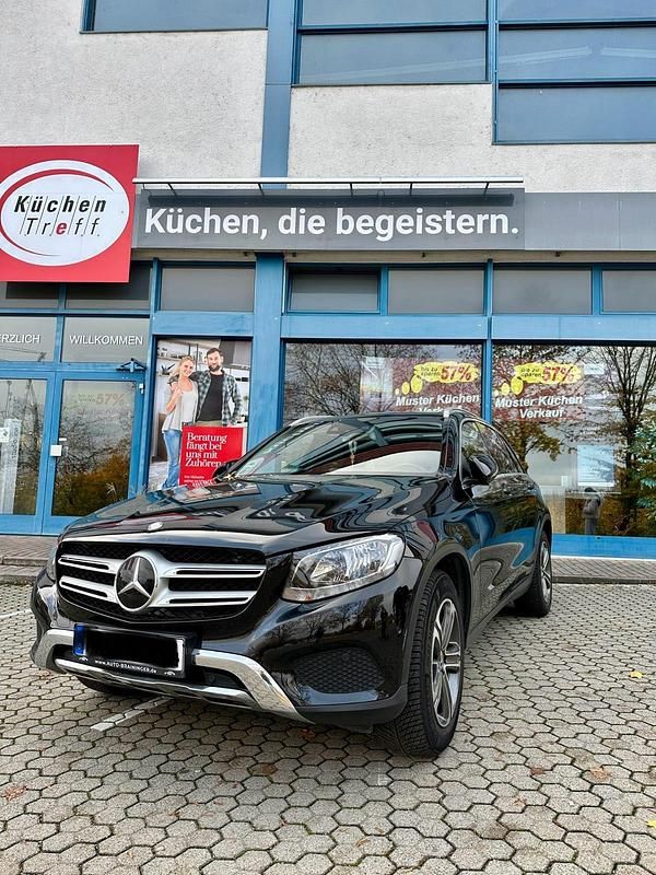 Schwarz Gebraucht 2017 Mercedes GLC250 SUV | 24.700 € (Guter Preis) - Bild 1/4