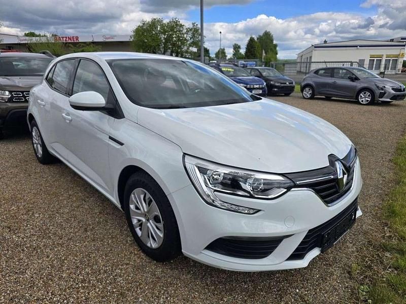 Arktisweiß Gebraucht 2019 Renault Mégane IV Life Limousine | 12.990 € (Fairer Preis) - Bild 1/4