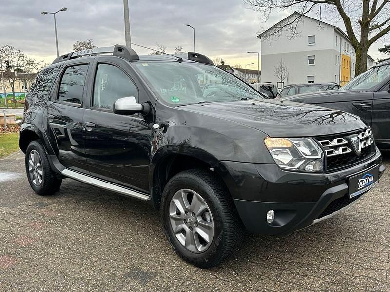 Gebraucht Dacia Duster Lauréate 125 PS (91 kW) 2015 Schwarz SUV