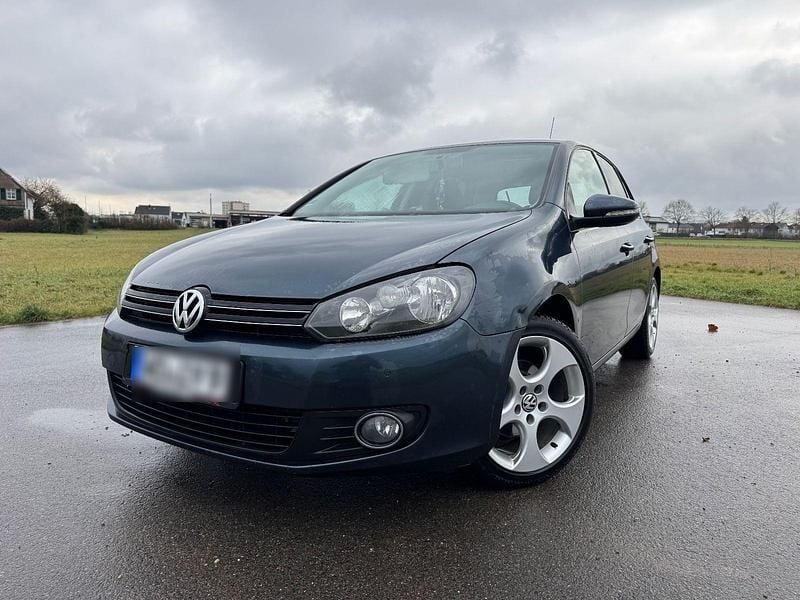 Gebraucht VW Golf VI 105 PS (77 kW) 2010 Blau Kleinwagen