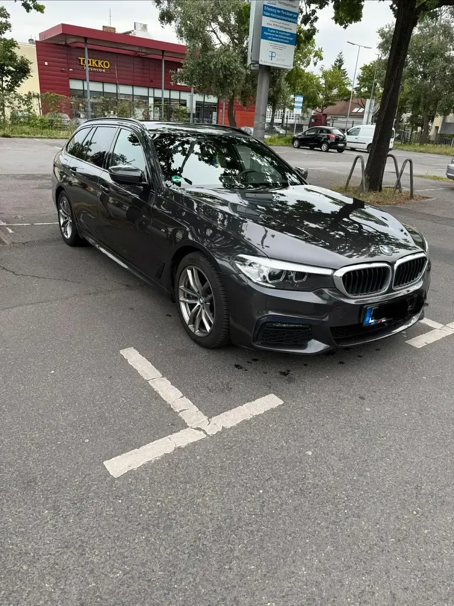 Gebraucht BMW 530 M Sport 252 PS (185 kW) 2020 Grau Kombi