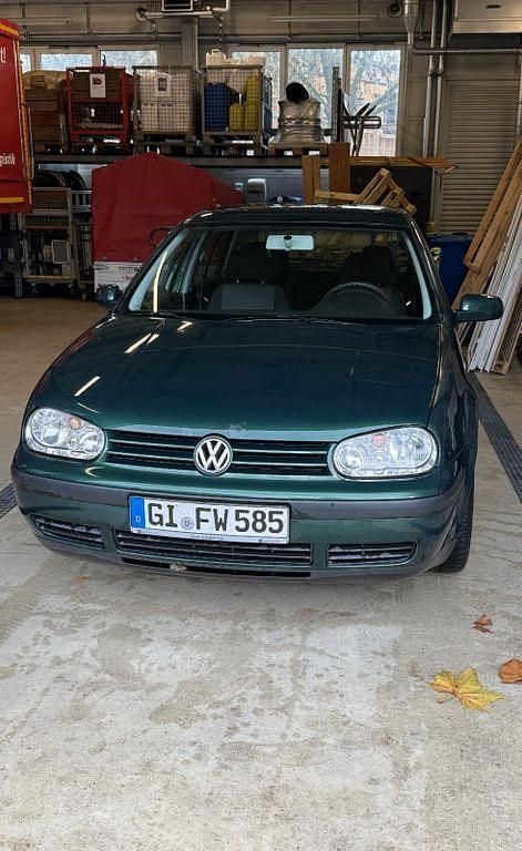 Grün Gebraucht 2001 VW Golf IV Basis Limousine | 2.499 € (Etwas zu teuer) - Bild 1/4