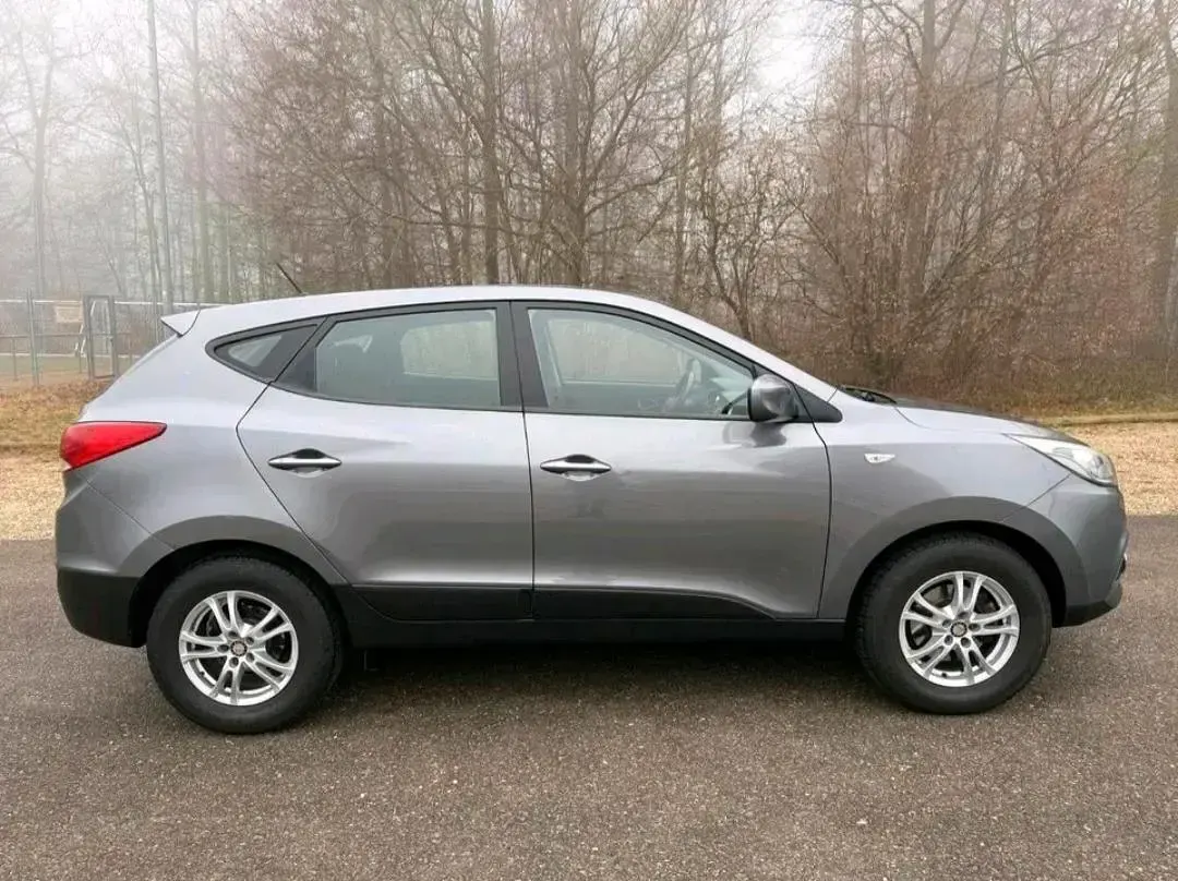 Gebraucht Hyundai Tucson 136 PS (100 kW) 2013 Grau SUV