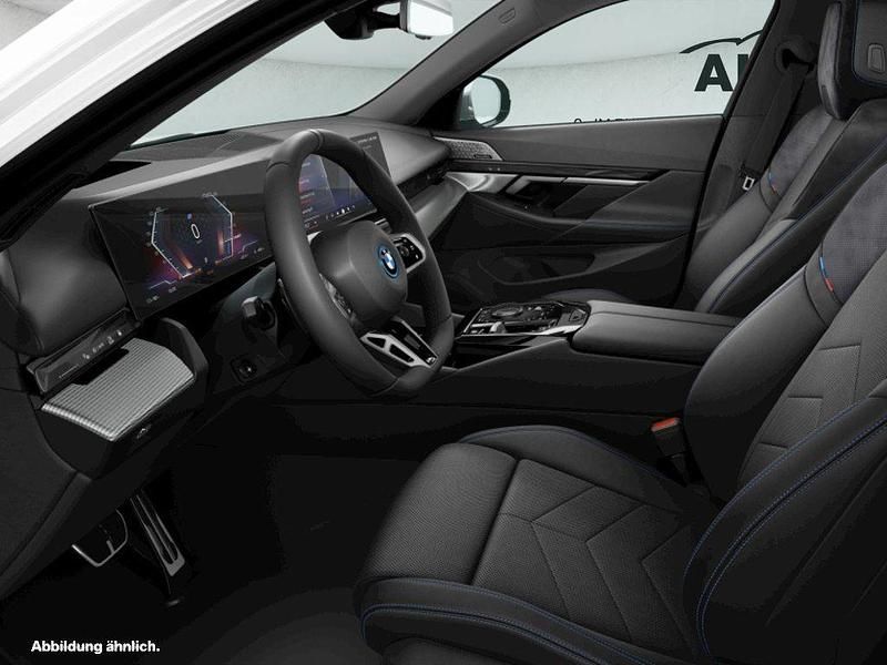 Gebraucht BMW i5 Sport Line 250 kW (340 PS) 2025 Weiß Kombi