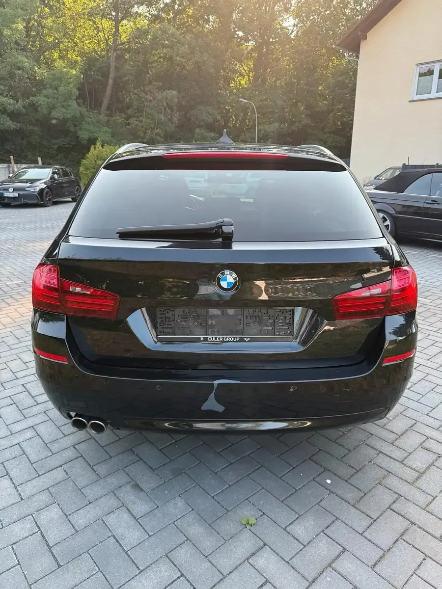 Gebraucht BMW 520 Luxury Line 184 PS (135 kW) 2013 Schwarz Kombi