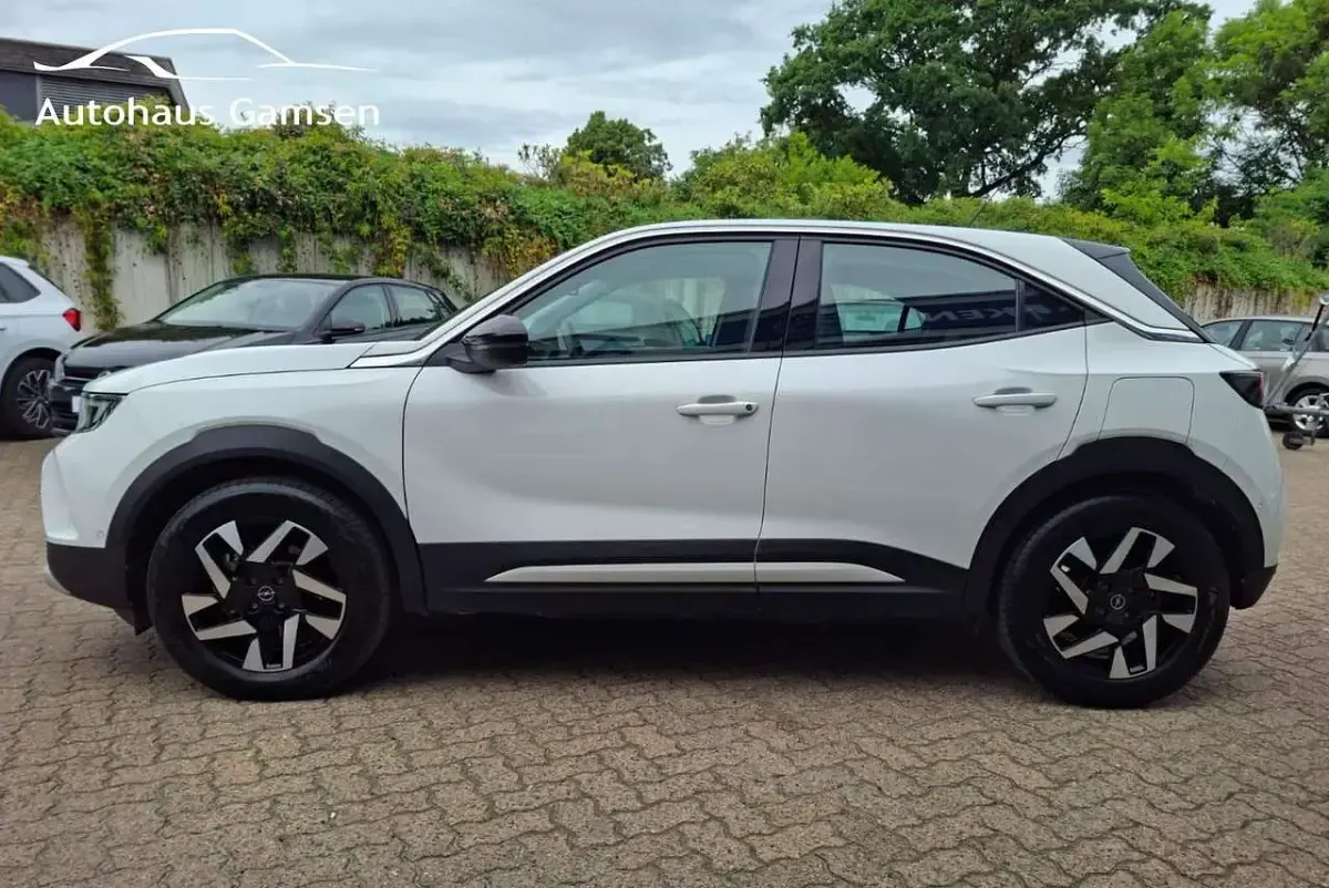Gebraucht Opel Mokka-e Elegance 100 kW (136 PS) 2022 Jade weiss/arktis weiss SUV