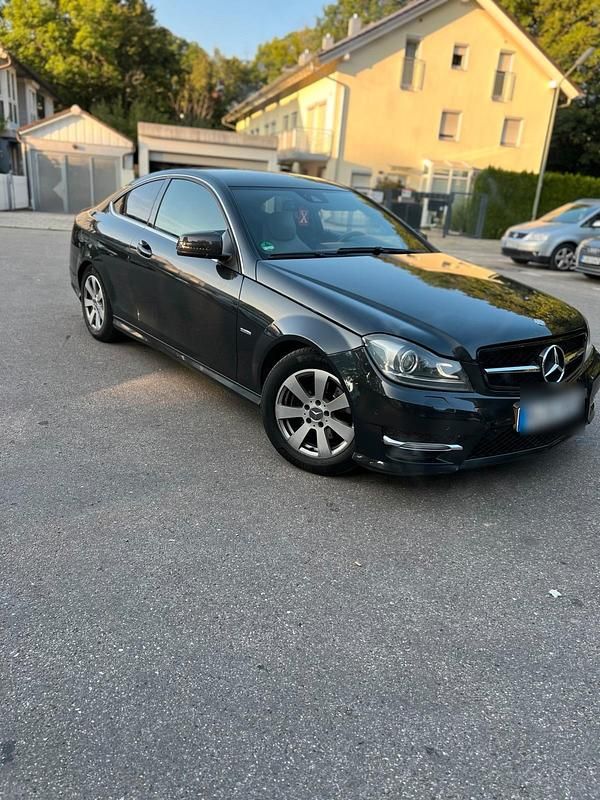 Andere farben Gebraucht 2012 Mercedes C220 Coupé | 5.650 € (Fairer Preis) - Bild 1/4