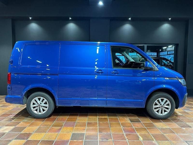 Gebraucht VW T6.1 150 PS (110 kW) 2021 Ravennablau metallic Van