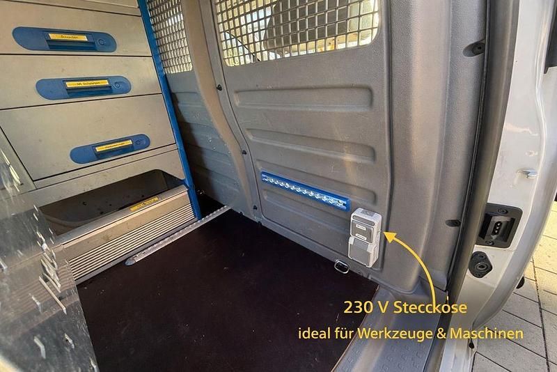 Second-hand VW Caddy 102 CP (75 kW) 2007 Alb Monovolum