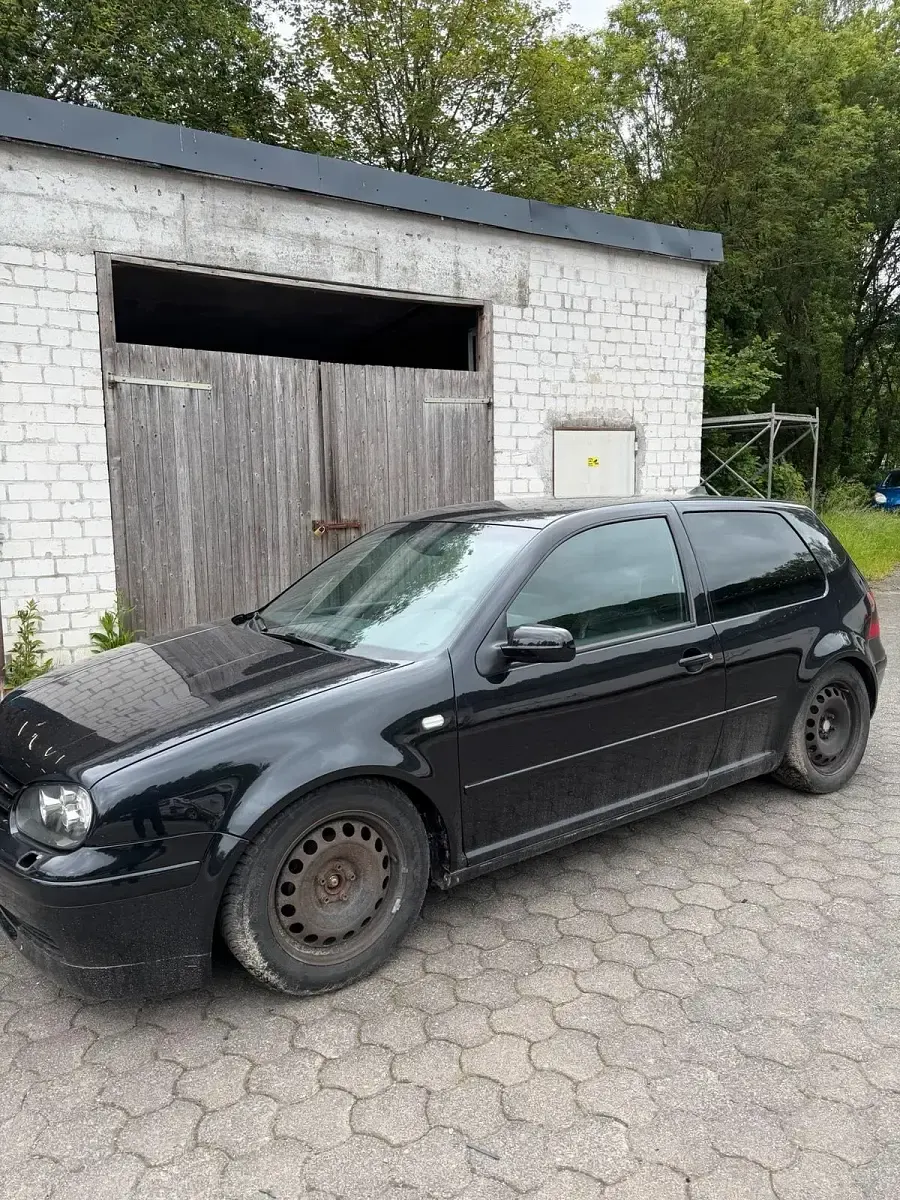 Gebraucht VW Golf III 100 PS (73 kW) 1998 Schwarz Limousine