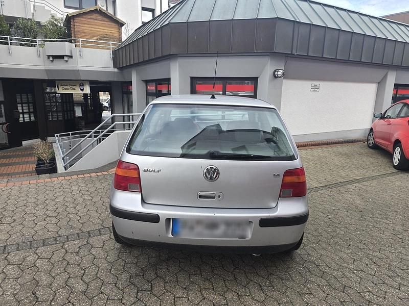 Gebraucht VW Golf IV 105 PS (77 kW) 2003 Grau Kleinwagen