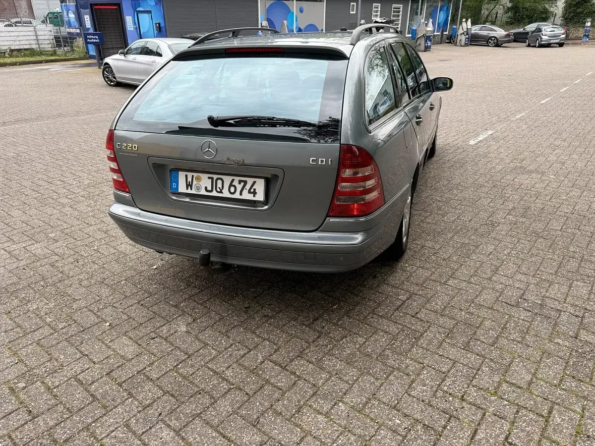 Gebraucht Mercedes C220 150 PS (110 kW) 2005 Grau Kombi