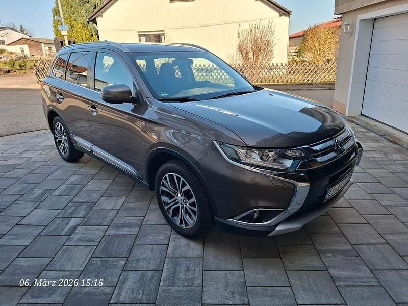 Gebraucht Mitsubishi Outlander 150 PS (110 kW) 2016 Braun SUV