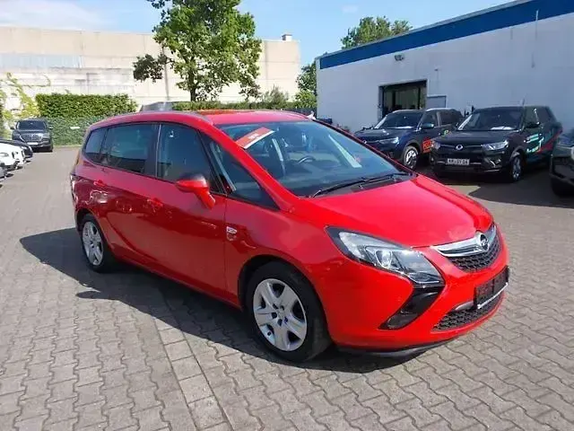 Gebraucht Opel Zafira Tourer Edition 136 PS (100 kW) 2016 Rot Van / Kleinbus