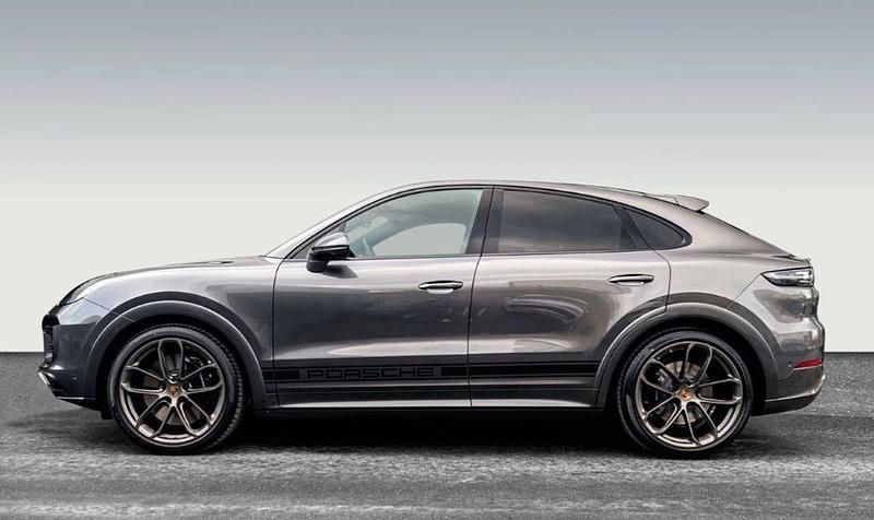 Grau Gebraucht 2023 Porsche Cayenne Turbo SUV | 129.900 € - Bild 1/4