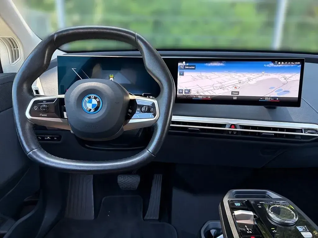 Gebraucht BMW iX 239 kW (326 PS) 2022 Weiß SUV