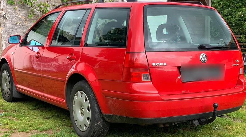 Rot Gebraucht 2001 VW Bora Limousine | 1.399 € (Guter Preis) - Bild 1/4
