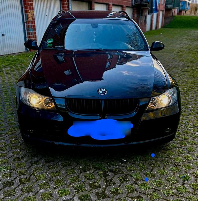 Gebraucht BMW 320 177 PS (130 kW) 2008 Schwarz Kombi