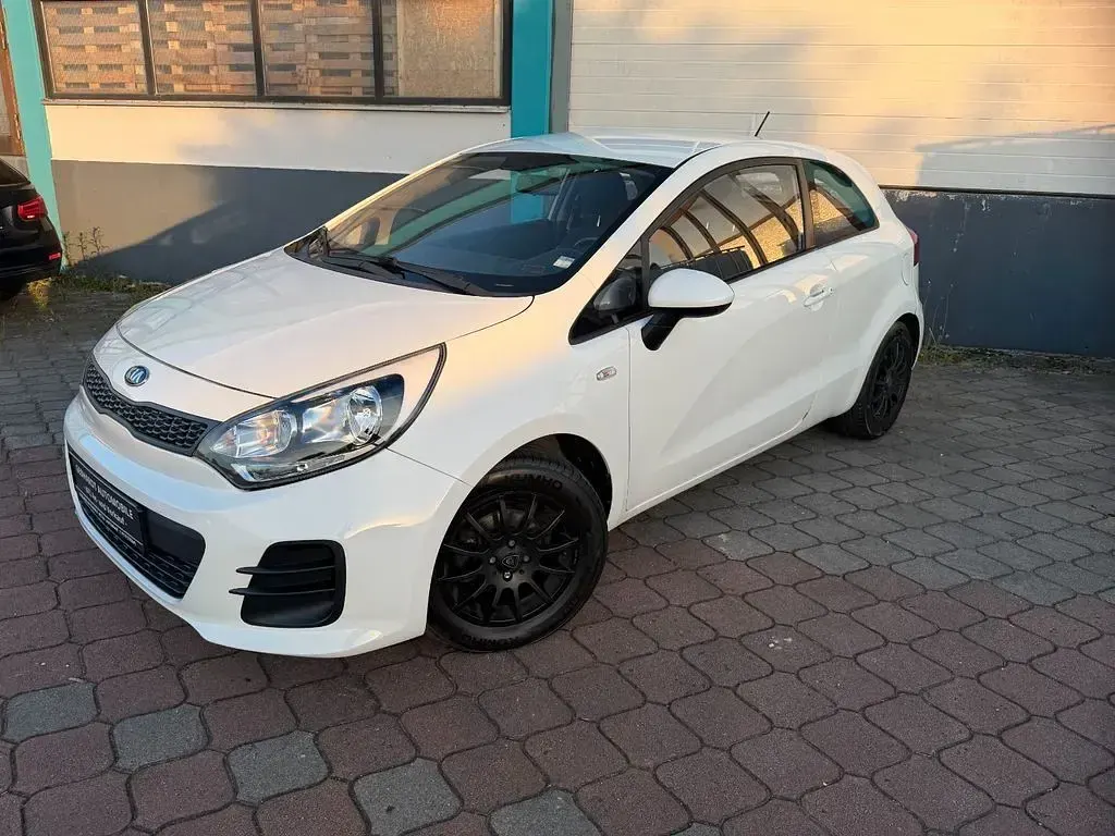 Gebraucht Kia Rio 84 PS (61 kW) 2016 Weiß Kleinwagen