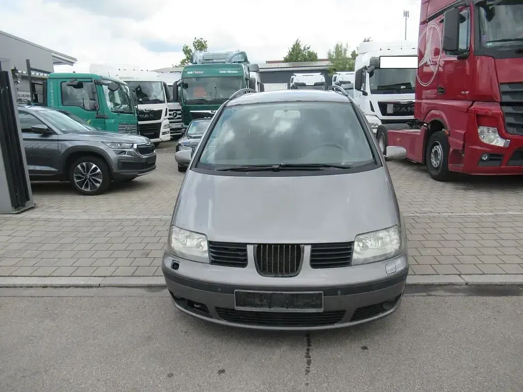 Używany Seat Alhambra 150 KM (110 kW) 2006 Szary Minivan