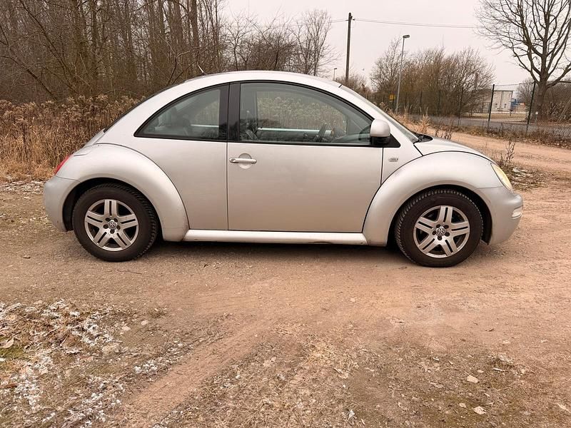 Gebraucht VW New Beetle 116 PS (85 kW) 1999 Silber Kleinwagen
