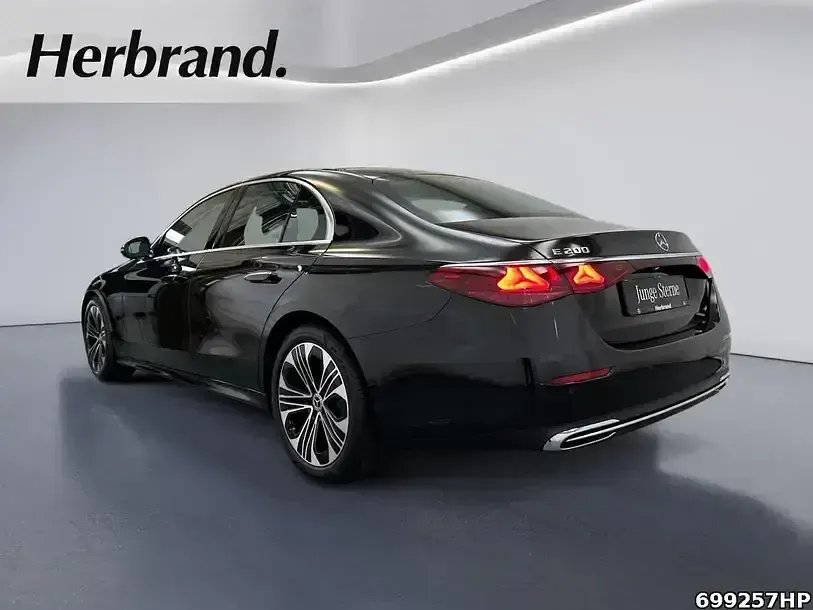 Gebraucht Mercedes E200 Avantgarde 204 PS (150 kW) 2025 Metalliclack obsidianschwarz Limousine