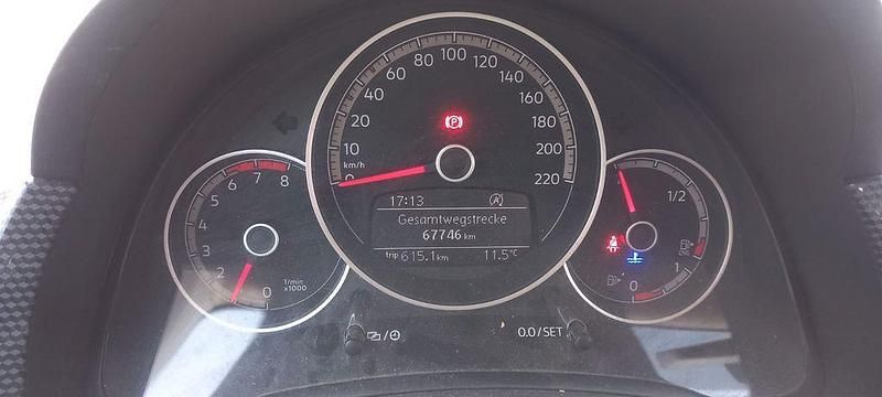 Gebraucht VW up! 68 PS (50 kW) 2018 Weiß Kleinwagen