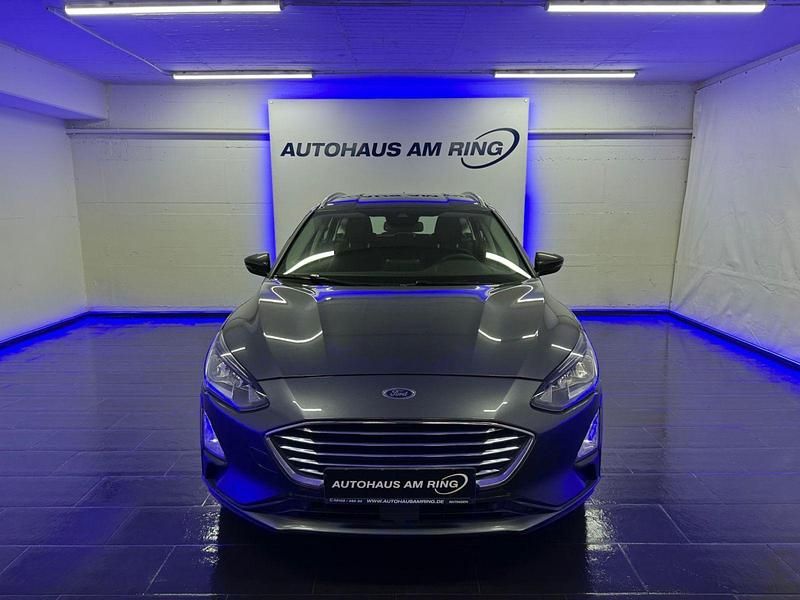 Grau Gebraucht 2019 Ford Focus Titanium Kombi | 9.999 € (Fairer Preis) - Bild 1/2