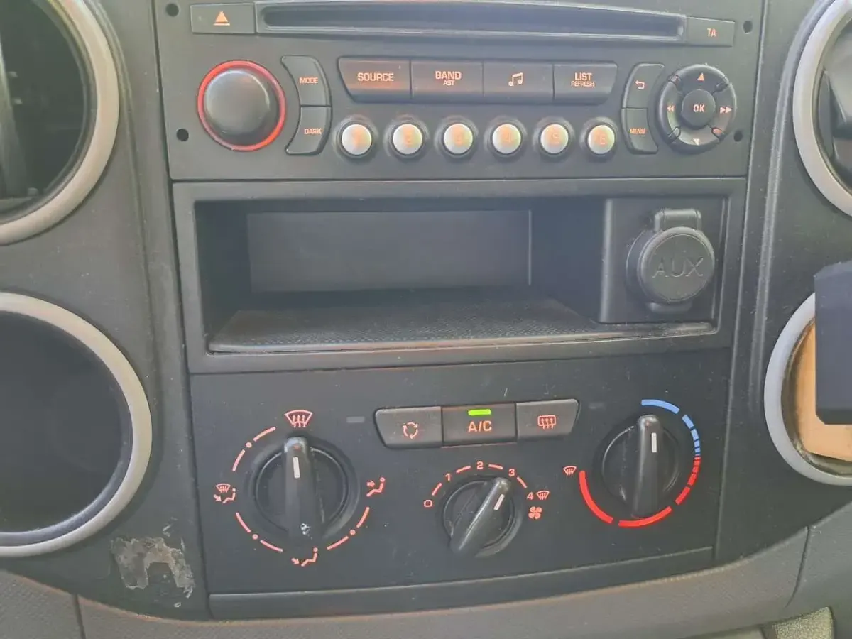 Gebraucht Citroën Berlingo Business Class 75 PS (55 kW) 2016 Lack weiss banquise Van / Kleinbus