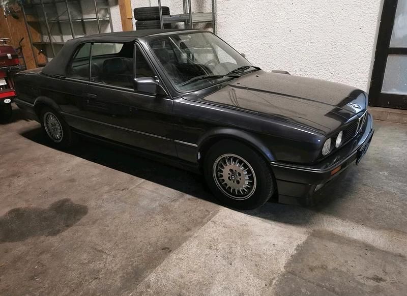 Gebraucht BMW 318 Cabriolet 113 PS (83 kW) 1992 Schwarz Cabrio