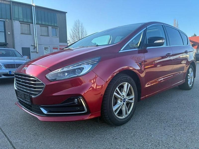 Gebraucht Ford S-MAX Titanium 150 PS (110 kW) 2019 Rot Van / Kleinbus