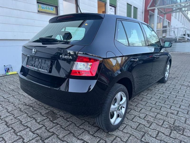 Gebraucht Skoda Fabia Cool Plus 60 PS (44 kW) 2018 Schwarz Limousine