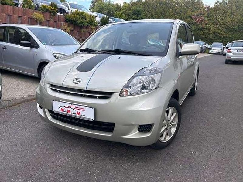 Gebraucht Daihatsu Sirion 91 PS (66 kW) 2011 Silber Kleinwagen