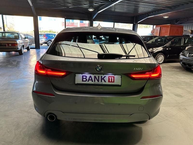 Gebraucht BMW 118 Advantage 136 PS (100 kW) 2023 Grau Kleinwagen