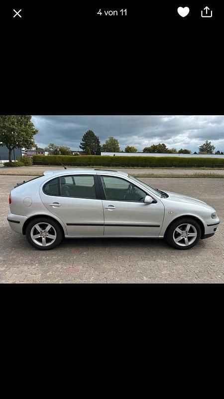 Usado Seat Leon 105 HP (77 kW) 2004 Prateado Citadino